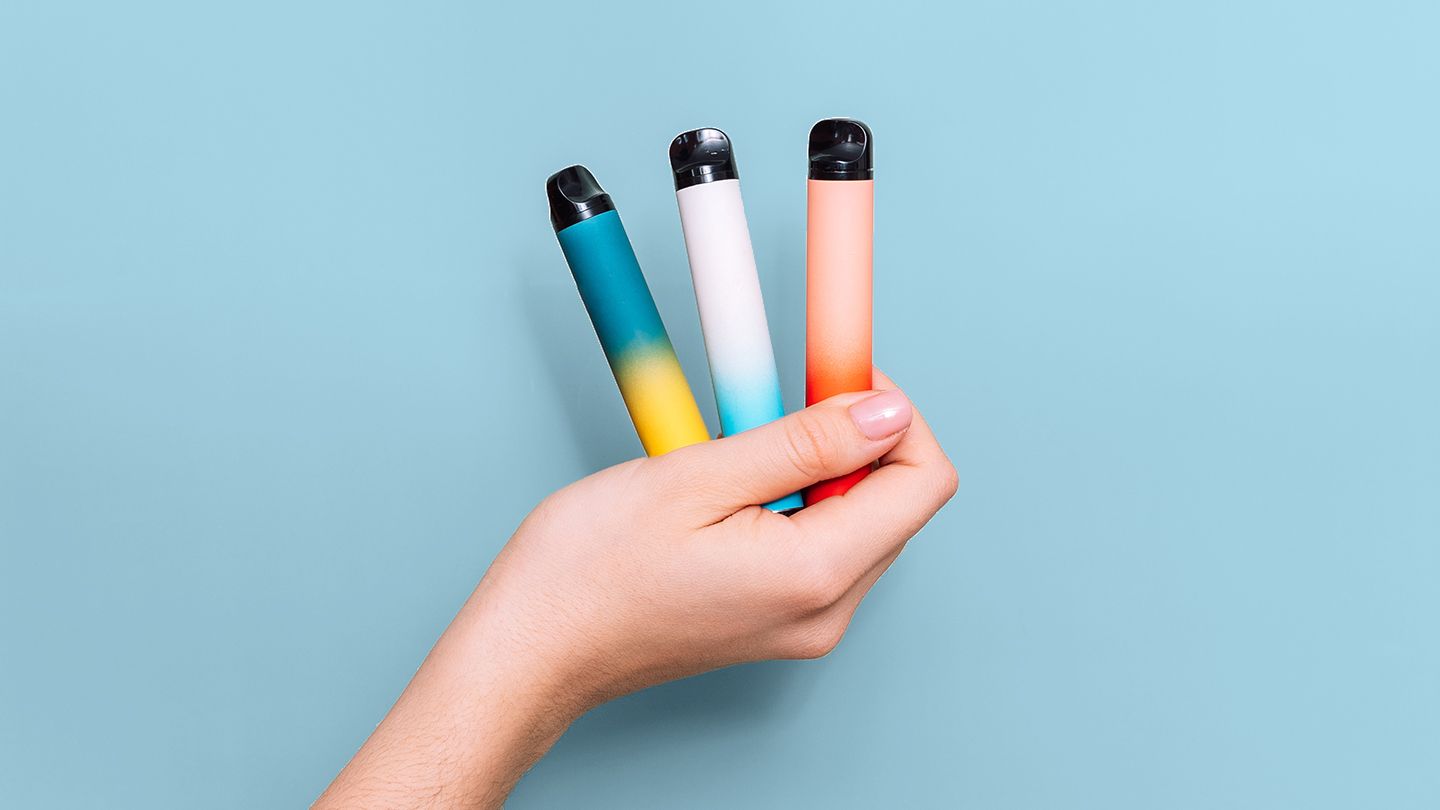 Does Vaping Discolor Lips? | Dark Lip Causes & Prevention Tips