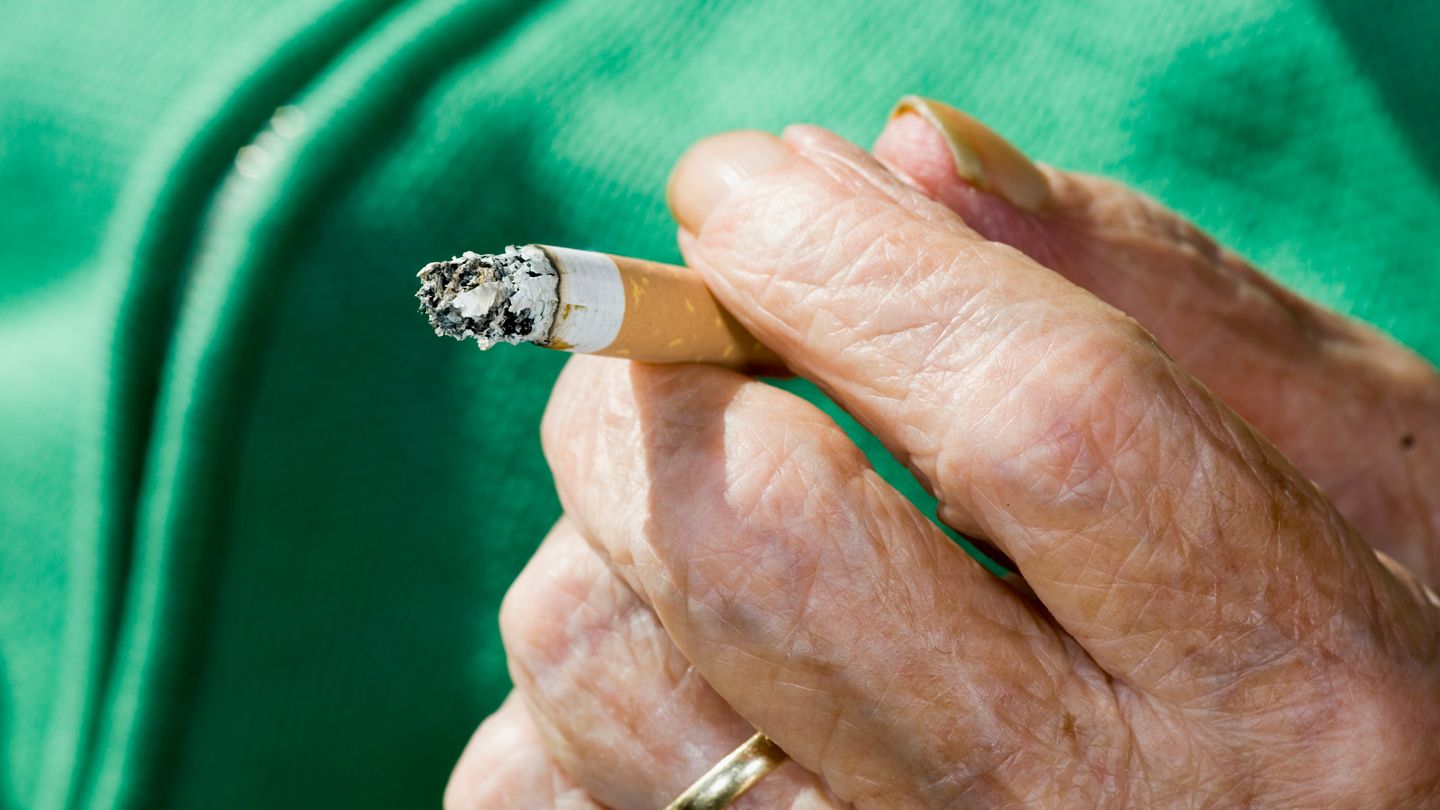 Consequences and Risks of Smoking After Having a Coronary Artery Stent Implanted