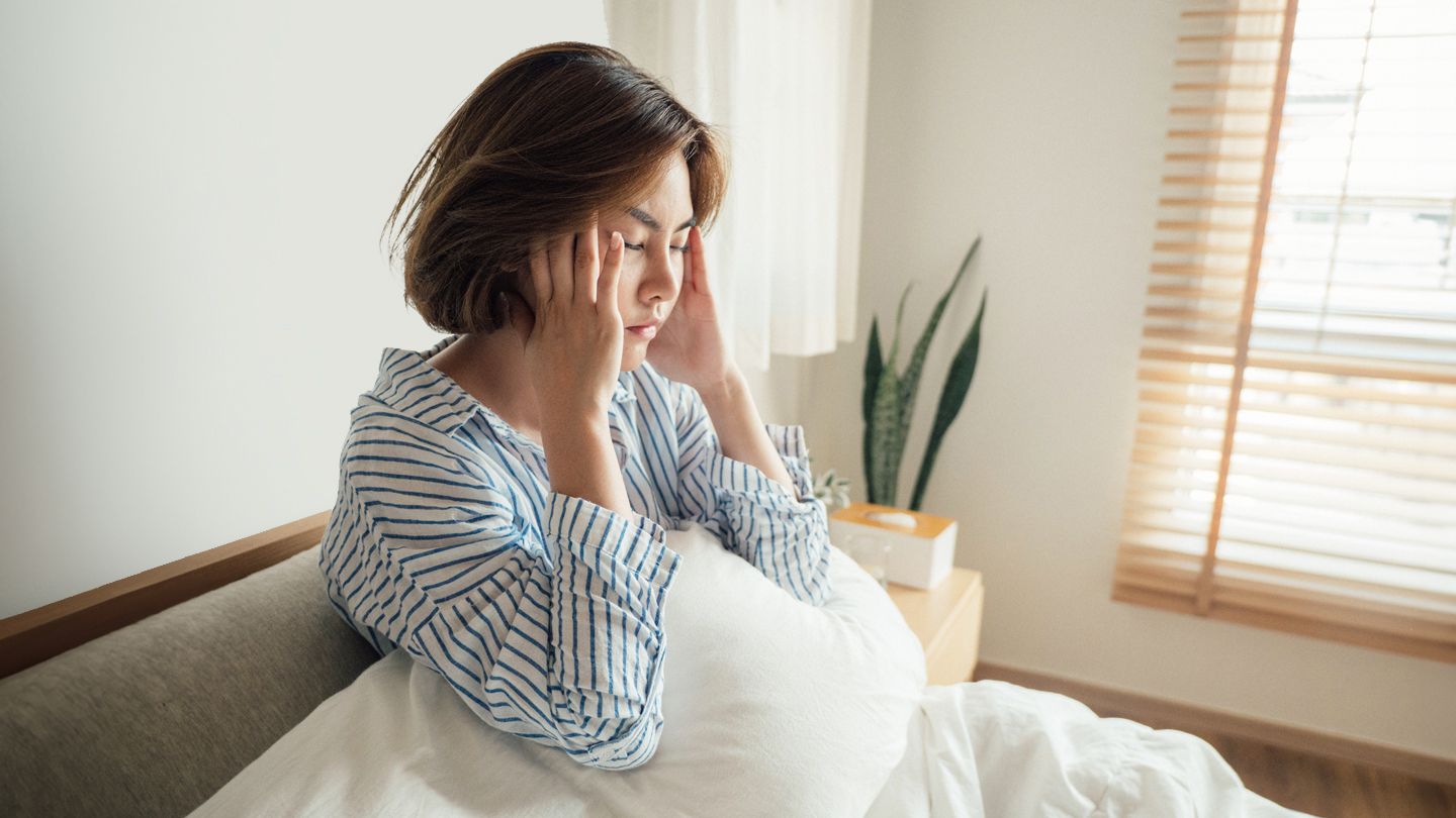 Can DayQuil Soothe a Sore Throat? Using It Safely for Cold Symptom Relief
