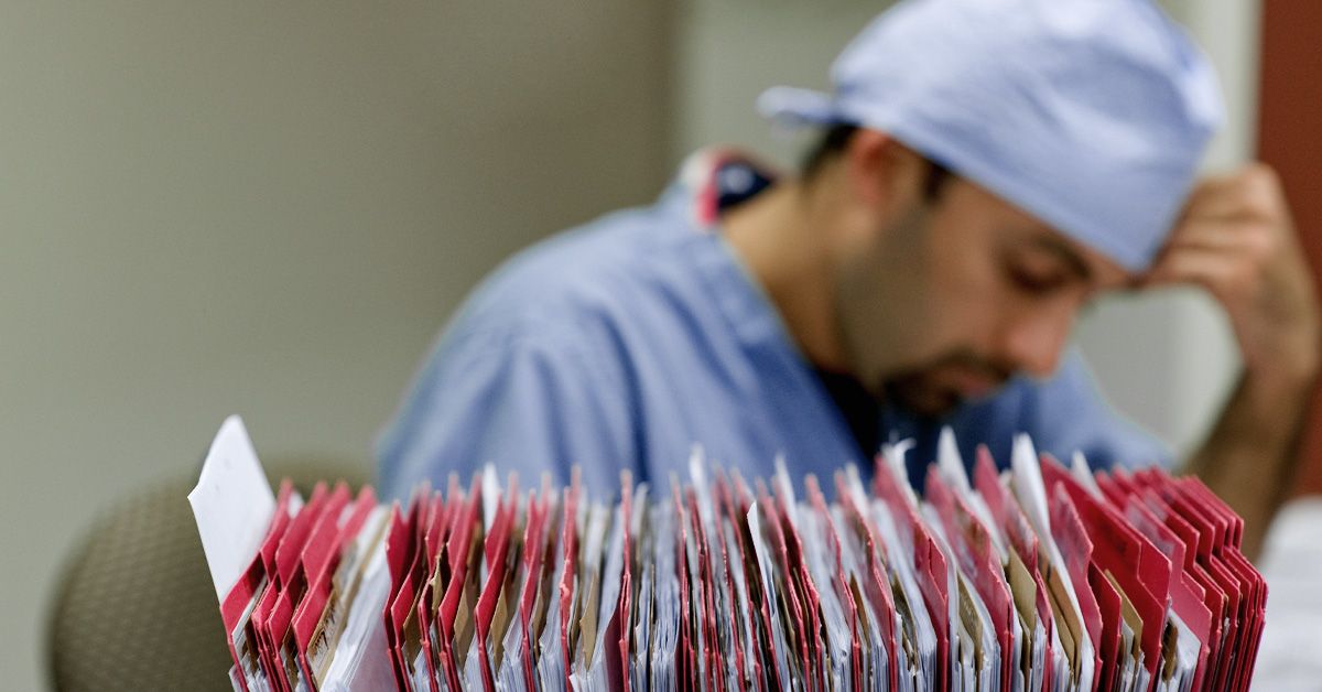 Doctor Accepts Medicare – Here's How to Find One (And Avoid Surprise Bills)