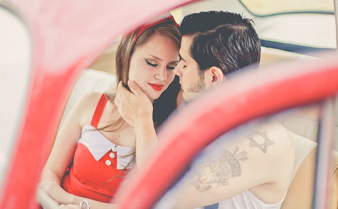 What’s The Best Flavored Lip Balm For Kissing? (And Why Your Summer Romance Needs One!)